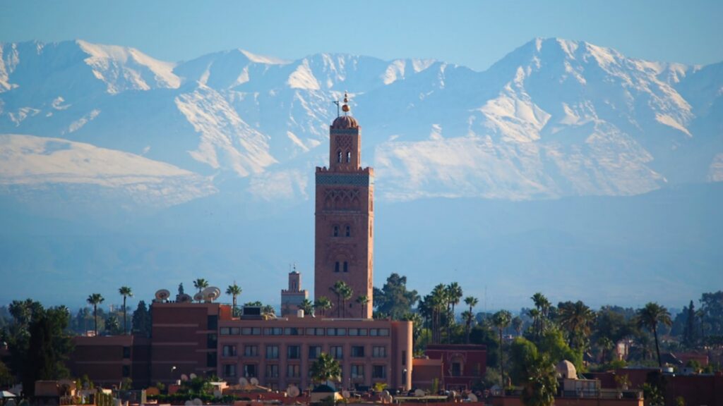 Marrakech con vistas a las montañas del Atlas, Marruecos