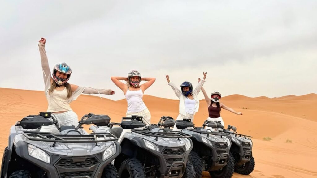 Aventura en quad en el desierto del Sahara Marruecos recorriendo dunas durante una experiencia llena de adrenalina
